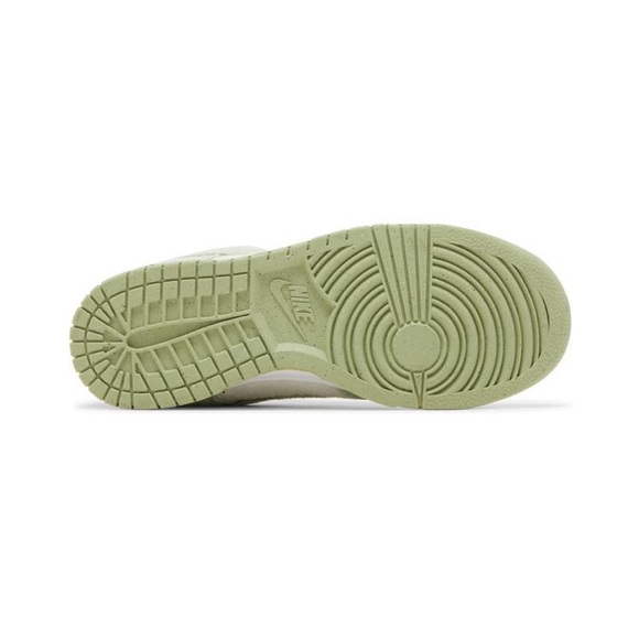 Nike Dunk Low SE ‘fleece - honeydew’ - Picture 3 of 7